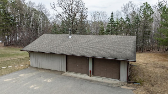 view of detached garage