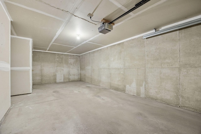 9110 Terra Verde Trl, Eden Prairie, MN 55347 - garage featuring a garage door opener