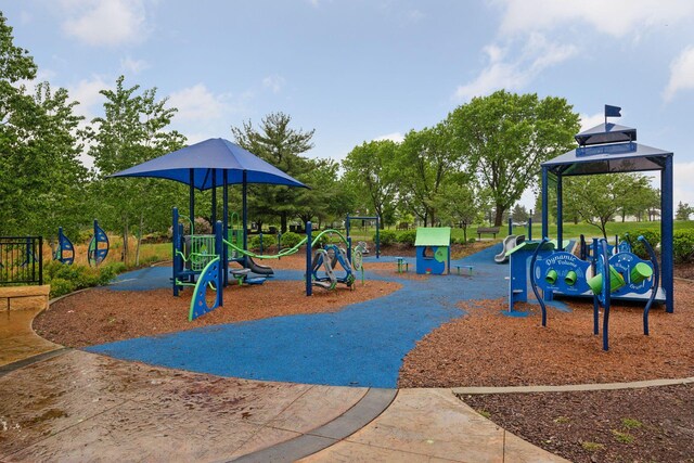 9110 Terra Verde Trl, Eden Prairie, MN 55347 - community playground with a gazebo