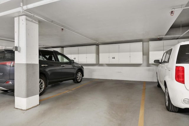 7540 Edinborough Way Unit 1319, Edina, MN 55435 - view of parking garage