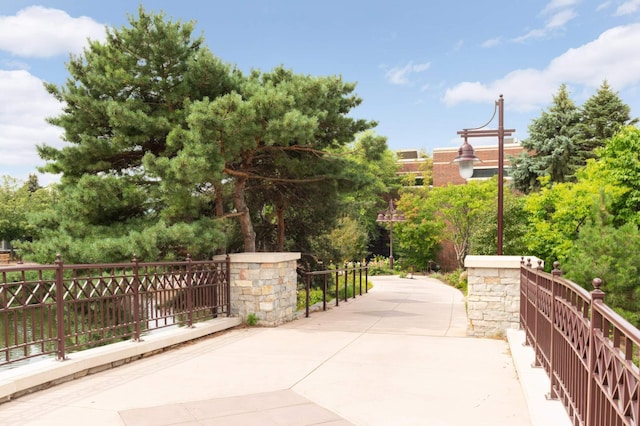 7540 Edinborough Way Unit 1319, Edina, MN 55435 - view of community with fence