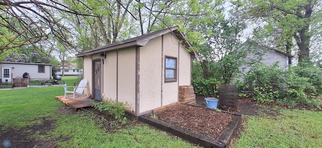 view of outdoor structure with an outbuilding