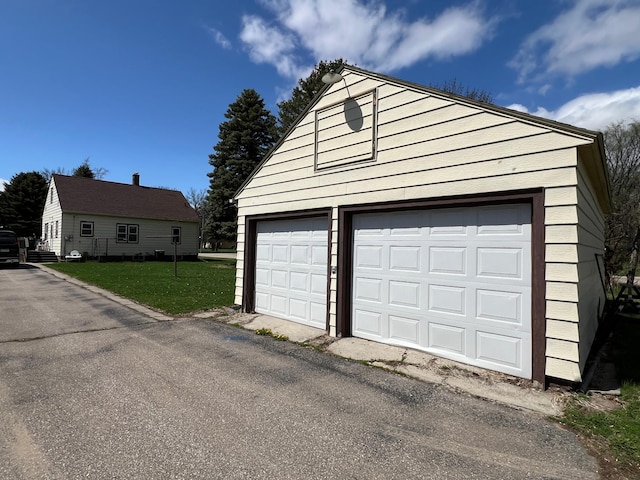 view of detached garage