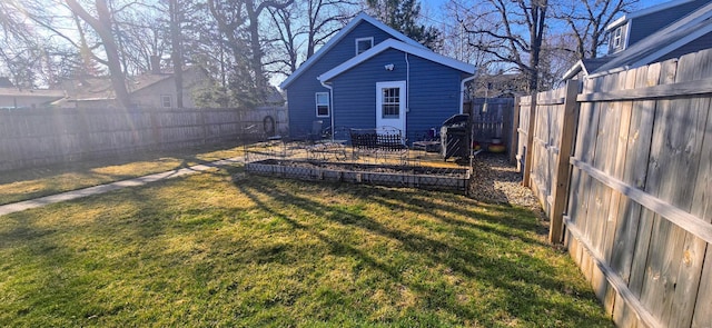 view of yard featuring a fenced backyard