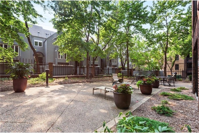 1235 Yale Pl Unit 101, Minneapolis, MN 55403 - view of patio with fence