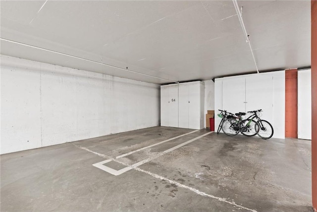 1235 Yale Pl Unit 101, Minneapolis, MN 55403 - view of parking deck