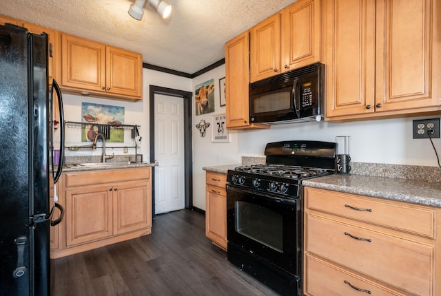 515 6th Ave, Grand Rapids, MN 55744 - kitchen featuring dark wood finished floors, light brown cabinets, black appliances, a sink, and a textured ceiling