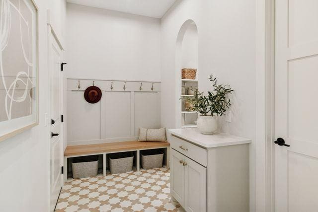 9399 Eagle Ridge Way, Chanhassen, MN 55317 - view of mudroom