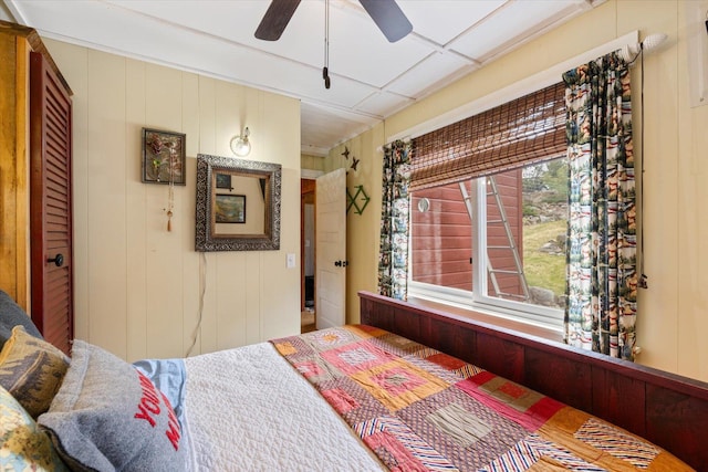 bedroom with ceiling fan