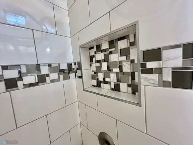 details with tasteful backsplash