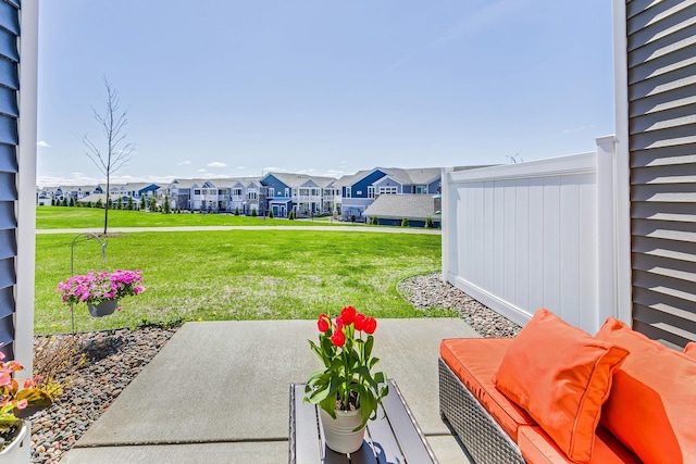 view of yard featuring a residential view