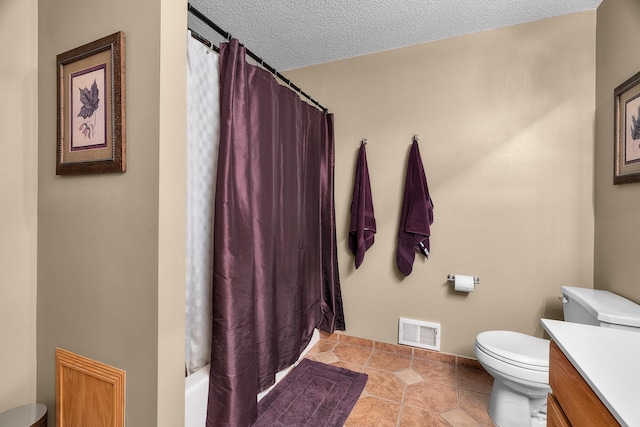 full bathroom featuring visible vents, tile patterned flooring, vanity, toilet, and a shower with shower curtain