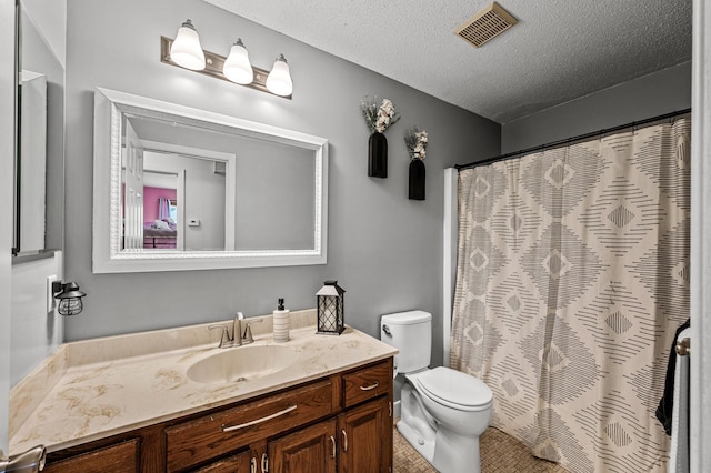 3903 Gershwin Ave N, Oakdale, MN 55128 - full bath with vanity, toilet, a textured ceiling, a shower with curtain, and visible vents