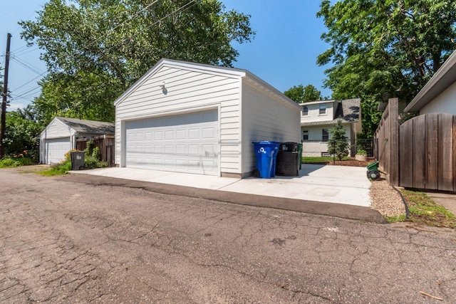 2170 Palace Ave, Saint Paul, MN 55105 - detached garage with fence