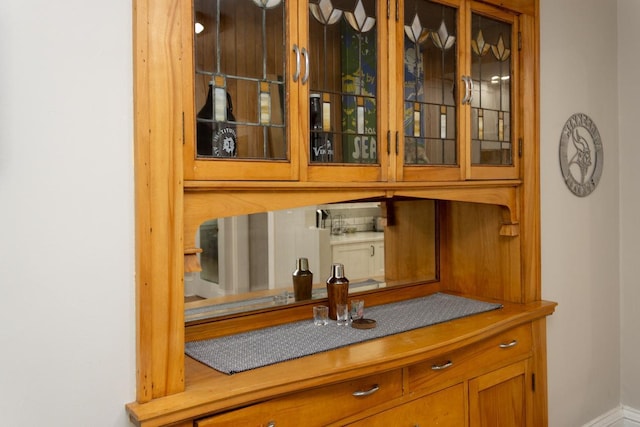 1449 Laurel Ave, Saint Paul, MN 55104 - indoor wet bar with baseboards
