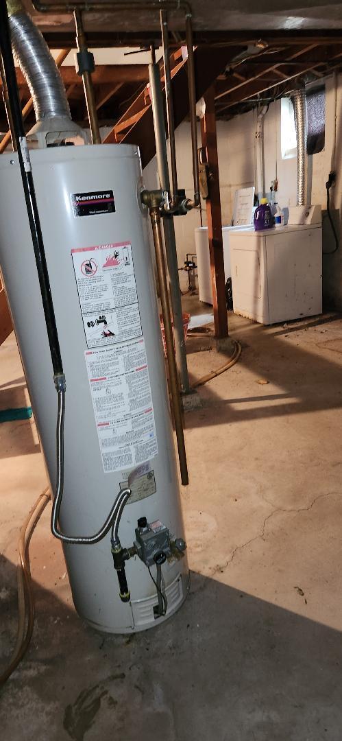 211 2nd St, Albert Lea, MN 56007 - utilities featuring water heater and washer / clothes dryer