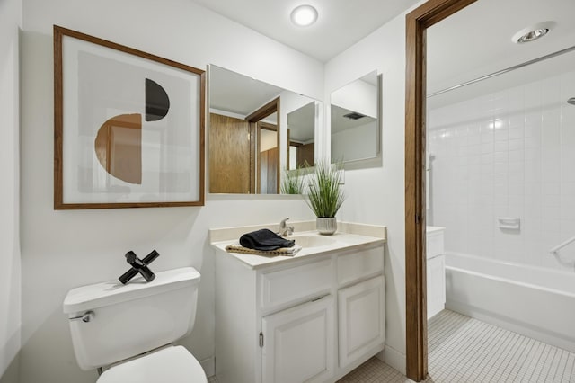7200 York Ave S Unit 304, Edina, MN 55435 - full bath with toilet, vanity, shower / bath combination, and tile patterned flooring