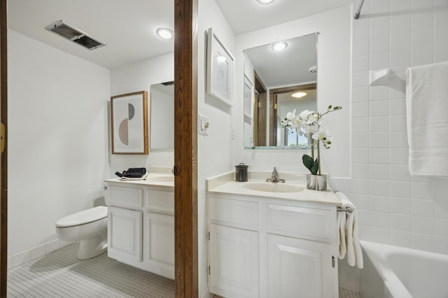 7200 York Ave S Unit 304, Edina, MN 55435 - full bathroom with vanity, tile patterned floors, toilet, and recessed lighting