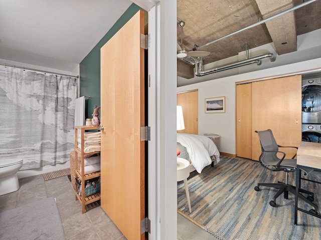 901 3rd St Unit 510, Minneapolis, MN 55401 - bedroom with stacked washer and dryer