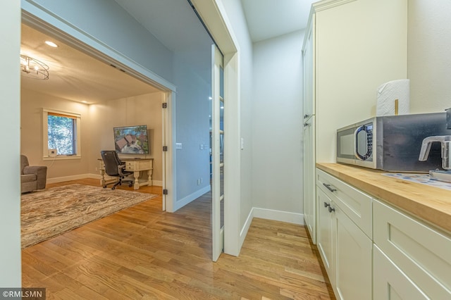 509 Superior Ave, Crosby, MN 56441 - hall featuring baseboards and light wood finished floors