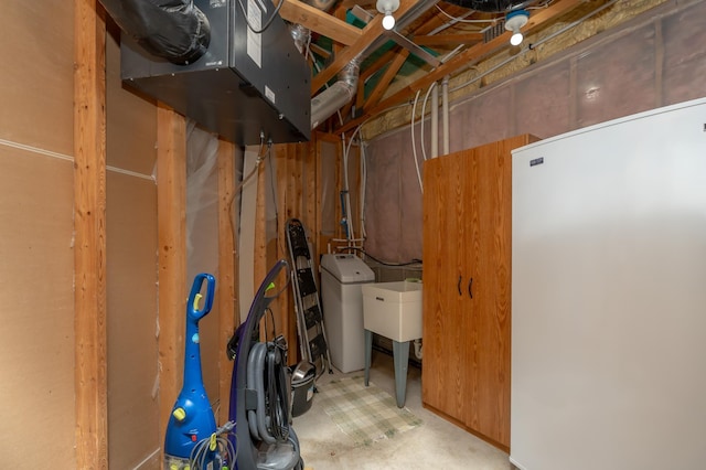 822 Emerson Ave N, Montrose, MN 55363 - utilities featuring a sink