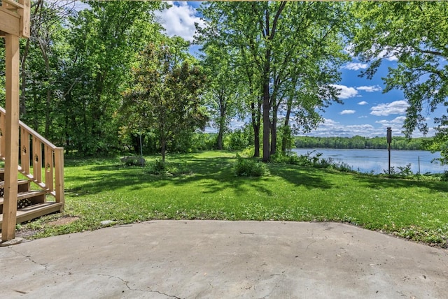 344 Barker St, Hastings, MN 55033 - view of grassy yard featuring a patio area and a water view