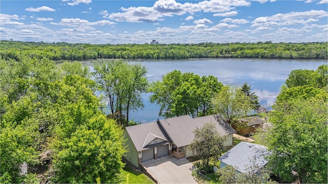 344 Barker St, Hastings, MN 55033 - aerial view of property and surrounding area featuring a large body of water and a forest