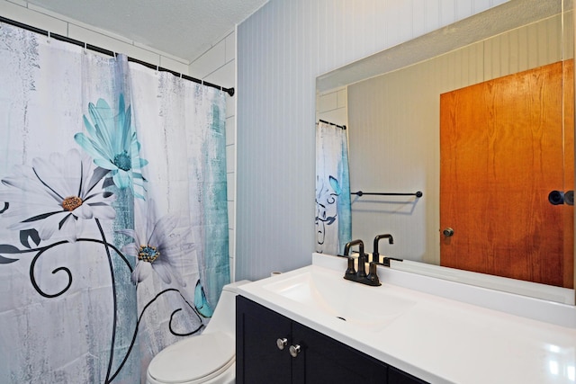 bathroom with toilet, wallpapered walls, a shower with shower curtain, and vanity