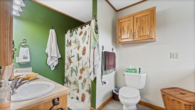 18100 Stockhousen Rd NW, Evansville, MN 56326 - full bath with vanity, ornamental molding, curtained shower, toilet, and baseboards