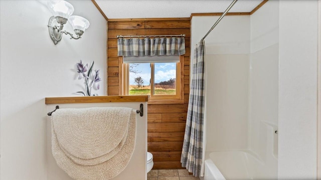 18100 Stockhousen Rd NW, Evansville, MN 56326 - bathroom featuring tile patterned flooring, shower / bath combination with curtain, and toilet