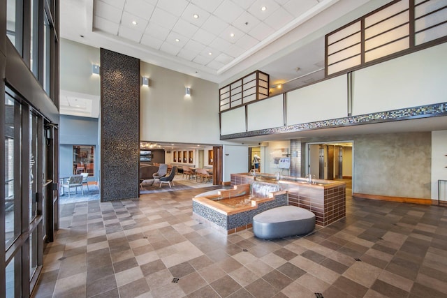 401 1st St Unit 401, Minneapolis, MN 55401 - lobby with a high ceiling and recessed lighting