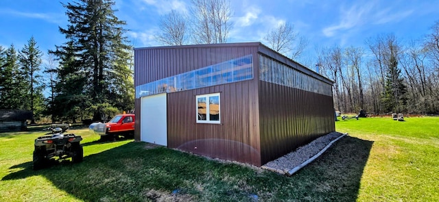 view of outdoor structure featuring an outdoor structure