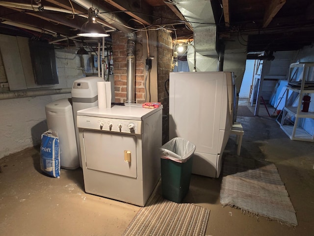 view of unfinished basement