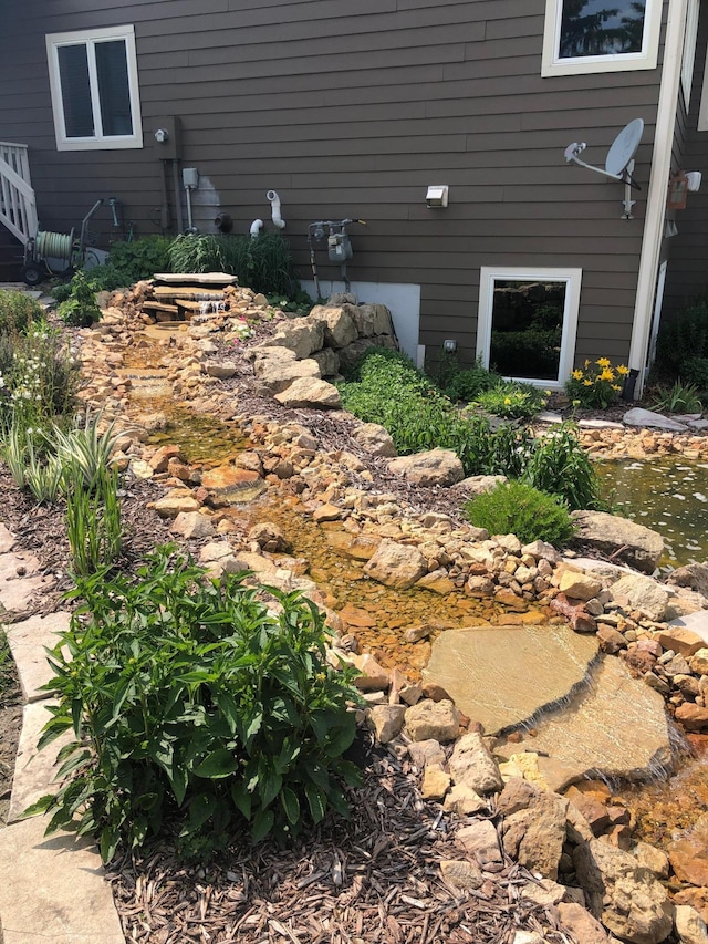 206 Fairway Cir, Glencoe, MN 55336 - view of yard