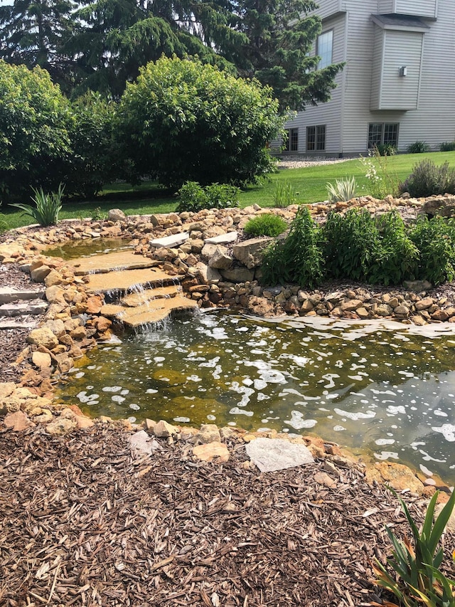 206 Fairway Cir, Glencoe, MN 55336 - view of yard