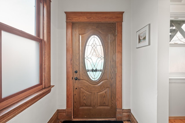 1005 Mclean Ave, Saint Paul, MN 55106 - view of foyer