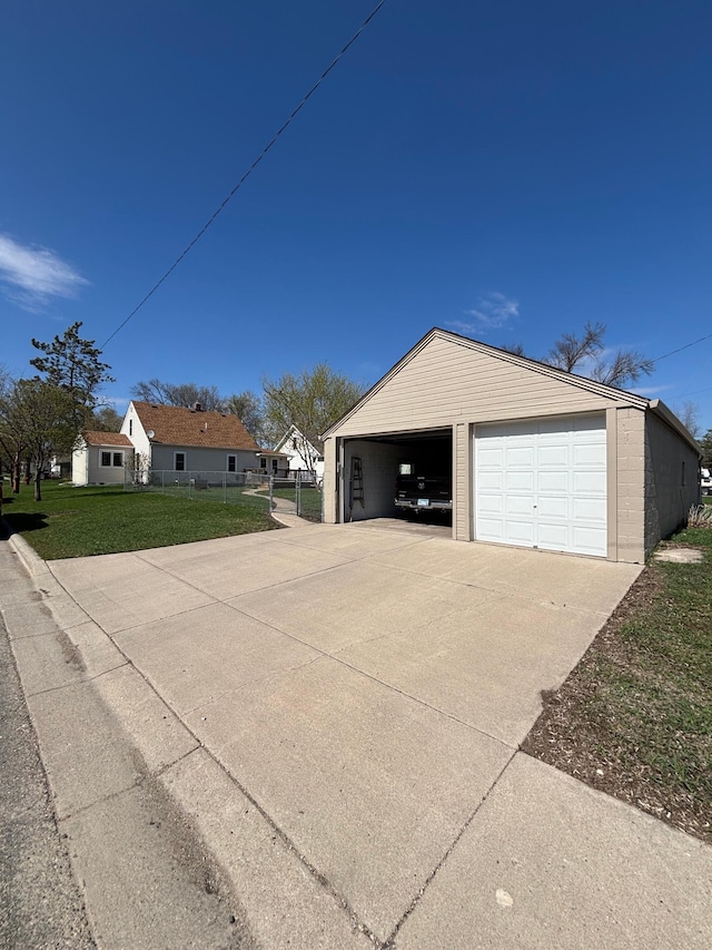view of detached garage