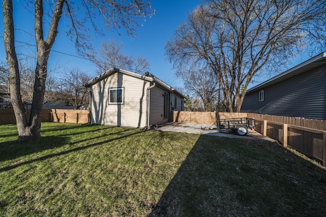 view of yard featuring a fenced backyard and a patio area
