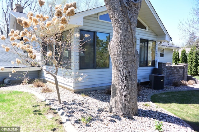 view of home's exterior