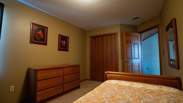 35873 Drumbeater Rd, Cohasset, MN 55721 - bedroom with light carpet and a closet
