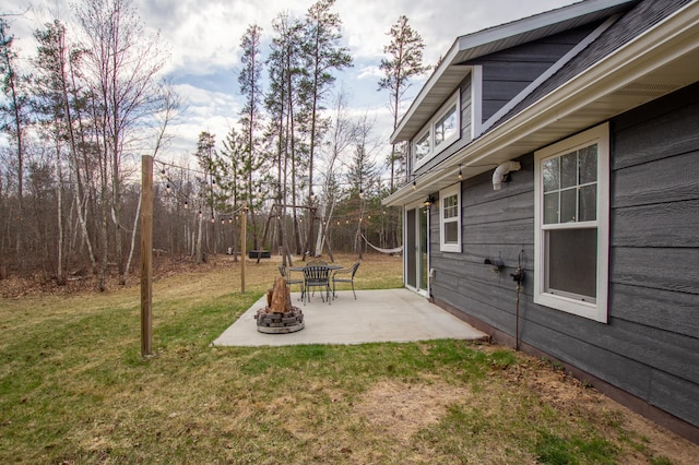 view of yard with a patio area