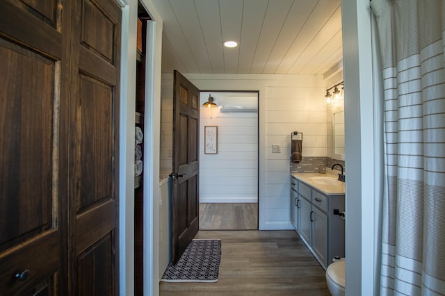 29133 Neighborly Dr, Laporte, MN 56461 - full bath with vanity, wood finished floors, and recessed lighting