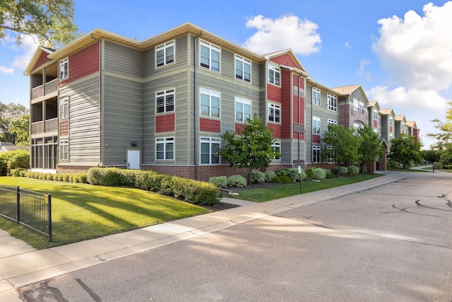 2530 34th St Unit 111, Minneapolis, MN 55406 - view of property featuring a residential view