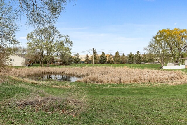 view of yard featuring a water view