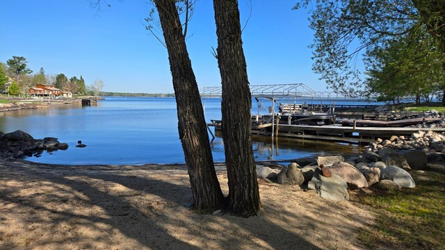 9980 Cedar Ln N, Kabetogama, MN 56669