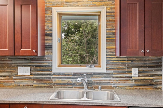 7872 142nd St W, Apple Valley, MN 55124 - kitchen featuring backsplash and light countertops