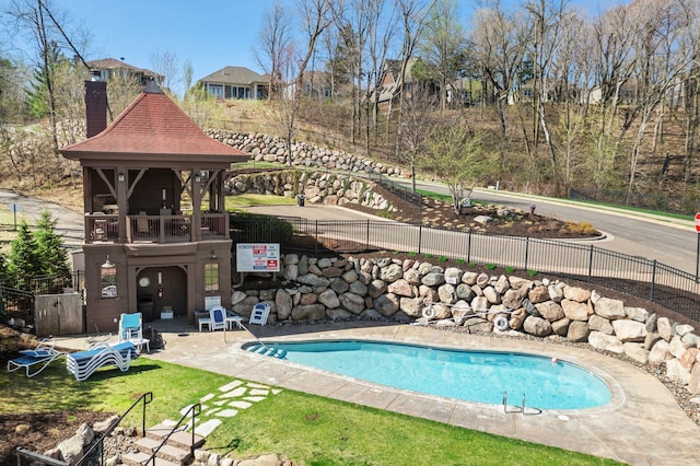 5435 Yellowstone Trl, Minnetrista, MN 55331 - community pool with fence