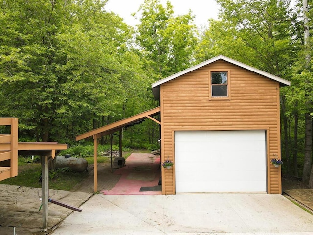 20703 Aspen Dr, Grand Rapids, MN 55744 - garage featuring a garage