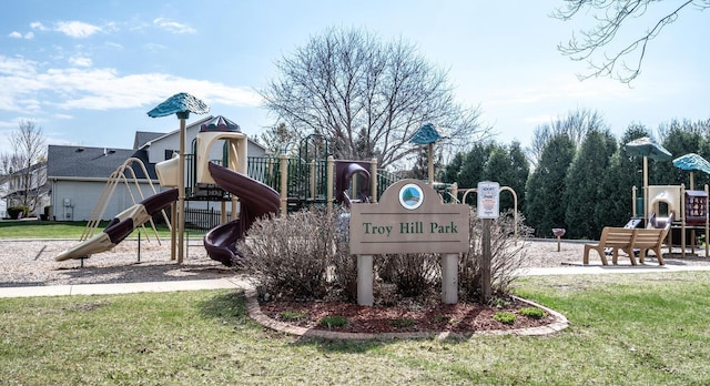 19288 Evenston Dr, Farmington, MN 55024 - communal playground with a yard