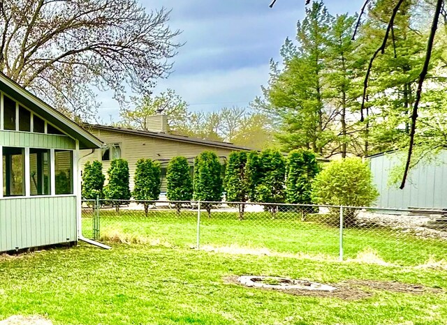809 Wagon Wheel Trl, Mendota Heights, MN 55120 - view of yard with fence